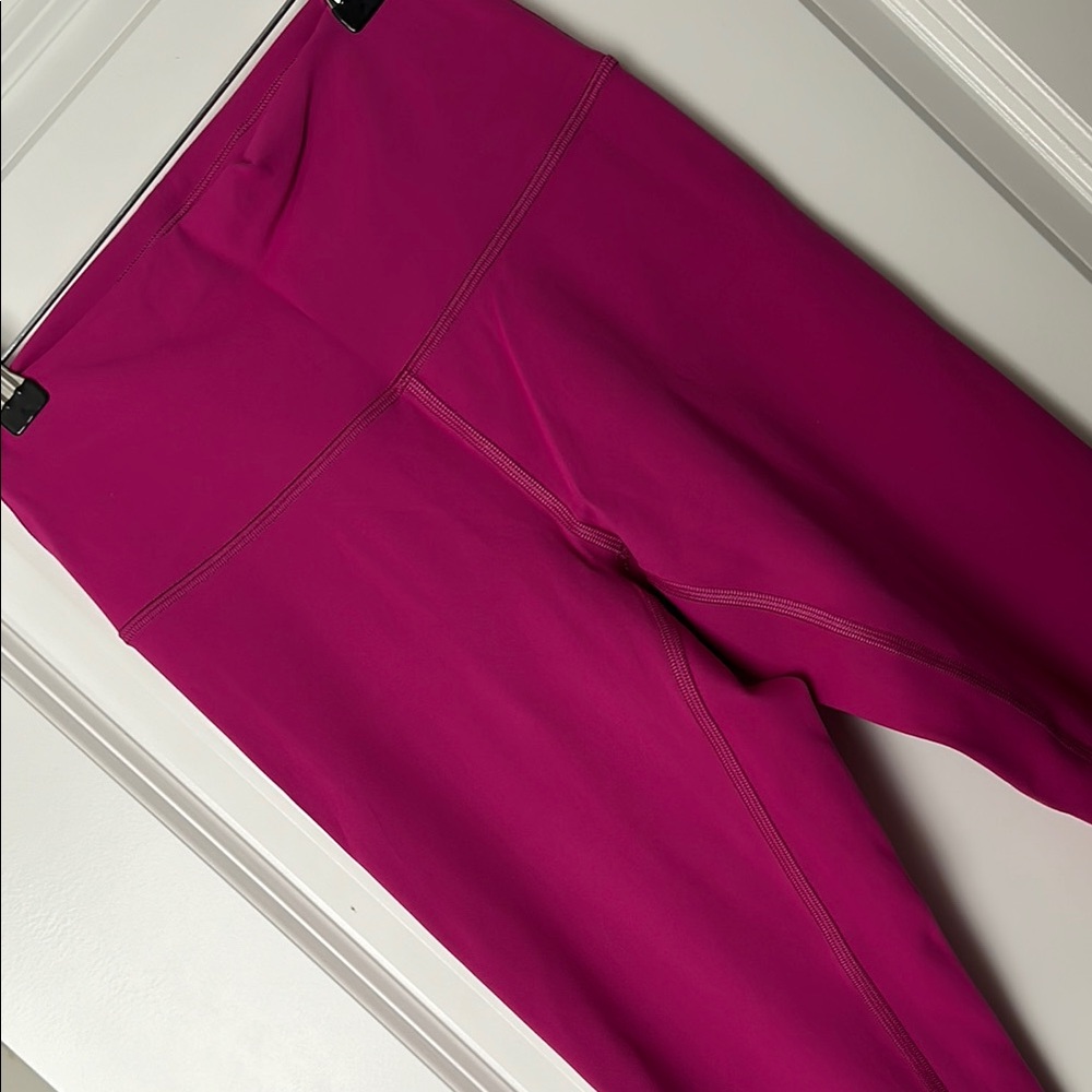 Lululemon Wunder Train, Size 6, 25” length